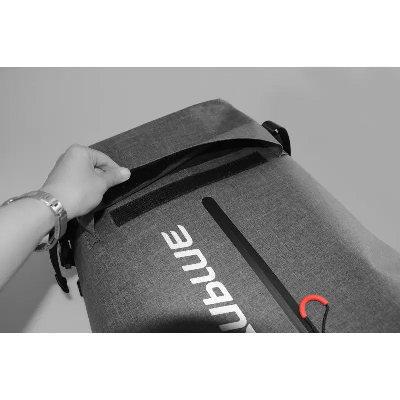 Sublue 30L Waterproof Backpack enclosed zipper.