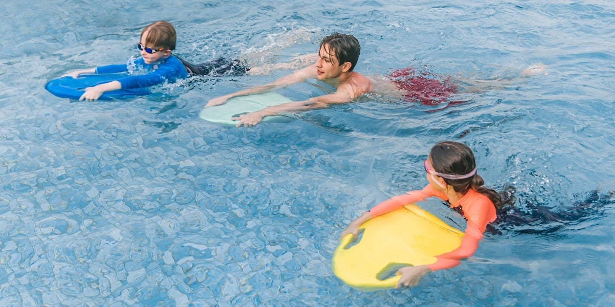 Underwater Scooters for Public Pools and Aquatic Facilities